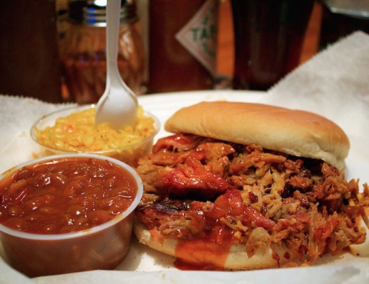 Top Rated Places to Taste Local Food Served in Memphis Food Centers