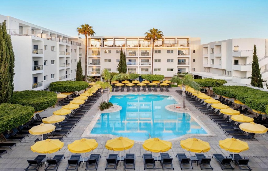 Mayfair Hotel vs Mayfair Gardens